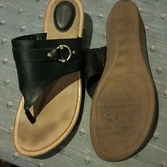 Black thong flip flop sandals - Picture 2 of 6